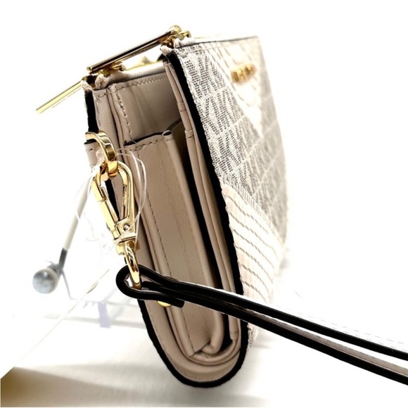 Michael Kors Large Double Zip Wallet
Wristlet Cream Multi - Picture 4 of 8